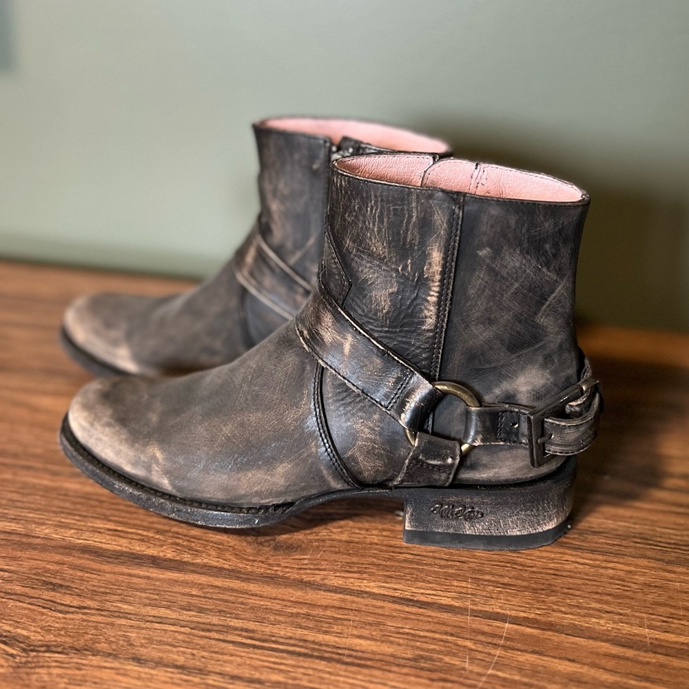 Women’s Miss Macie Leather Moto Boots size 8.5